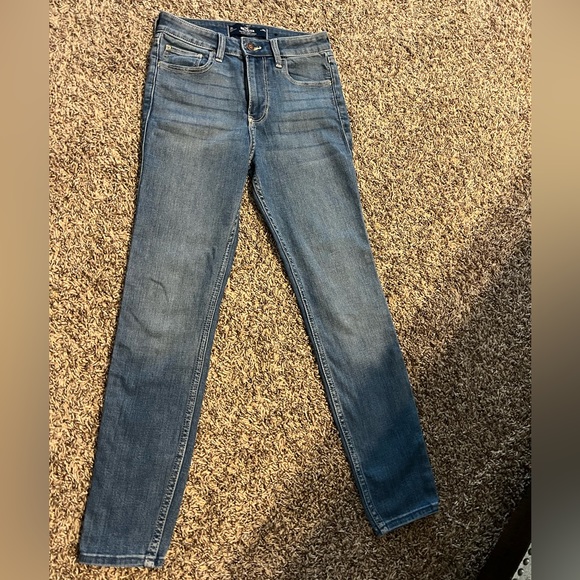 Hollister Jeans - Picture 1 of 3
